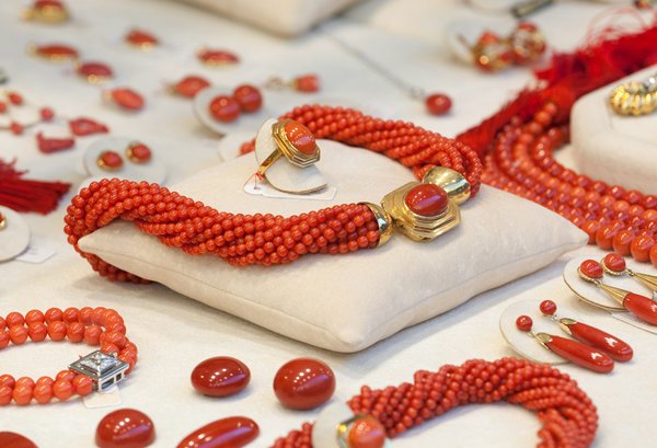 Bijoux corail : découvrez des pièces uniques et raffinées